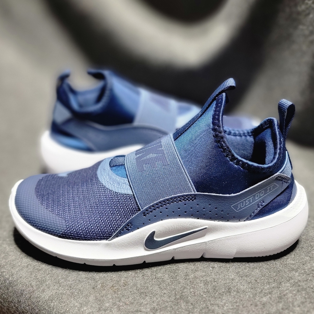 Nike Flex Runner 4 slip-on sneakers 2.5Y - Picture 4 of 5